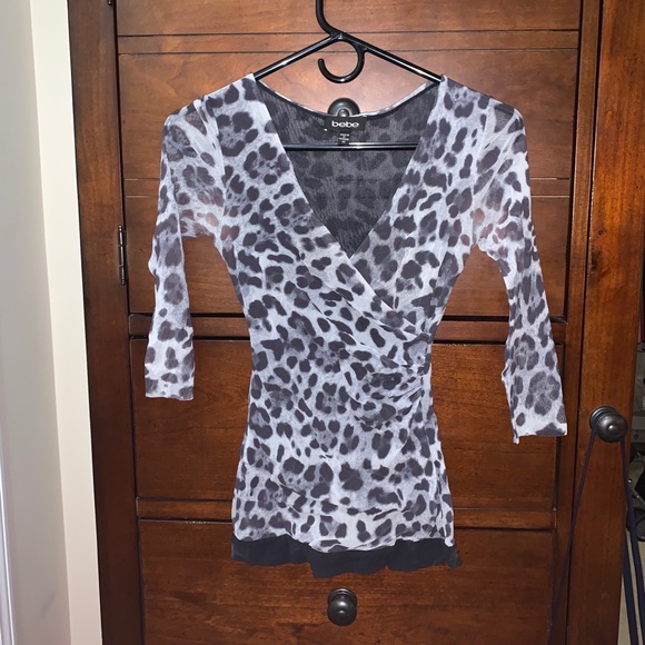 Bebe Leopard print 3/4 length shirt - Picture 1 of 9